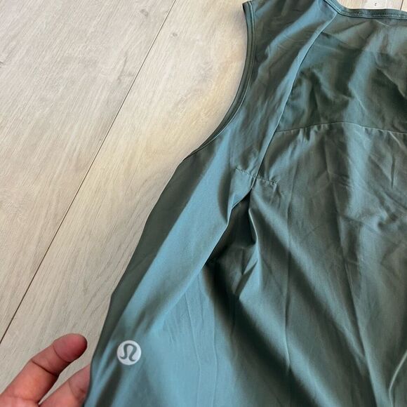Lululemon women’s top size 2 - Picture 5 of 6